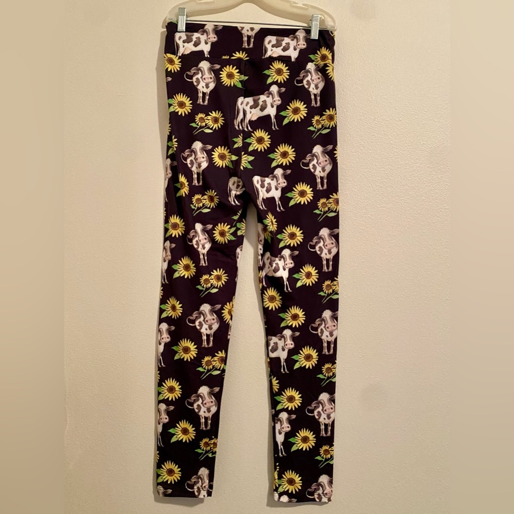 Sunflower 🌻 and cow 🐄 leggings